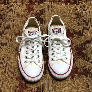 Converse Size 7 White Low Top Sneakers